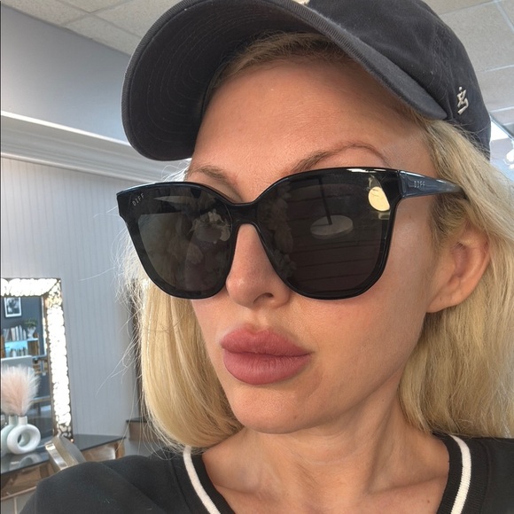 Diff Eyewear Black Sunglasses (Case Included) main image 4